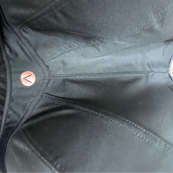 Livi Active Black Sports Underwire Bra with Supportive Straps size 48C - Picture 5 of 11